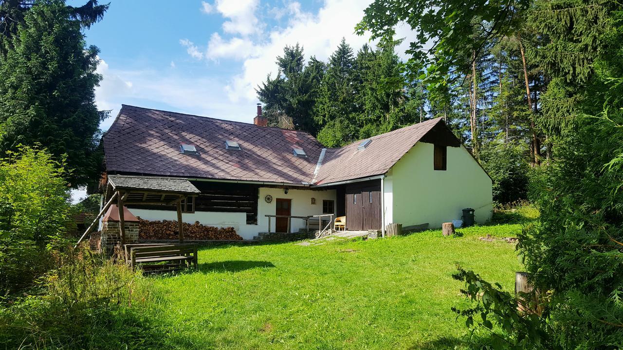 Malebná chalupa u Javorníku na Šumavě Vacov Exterior foto