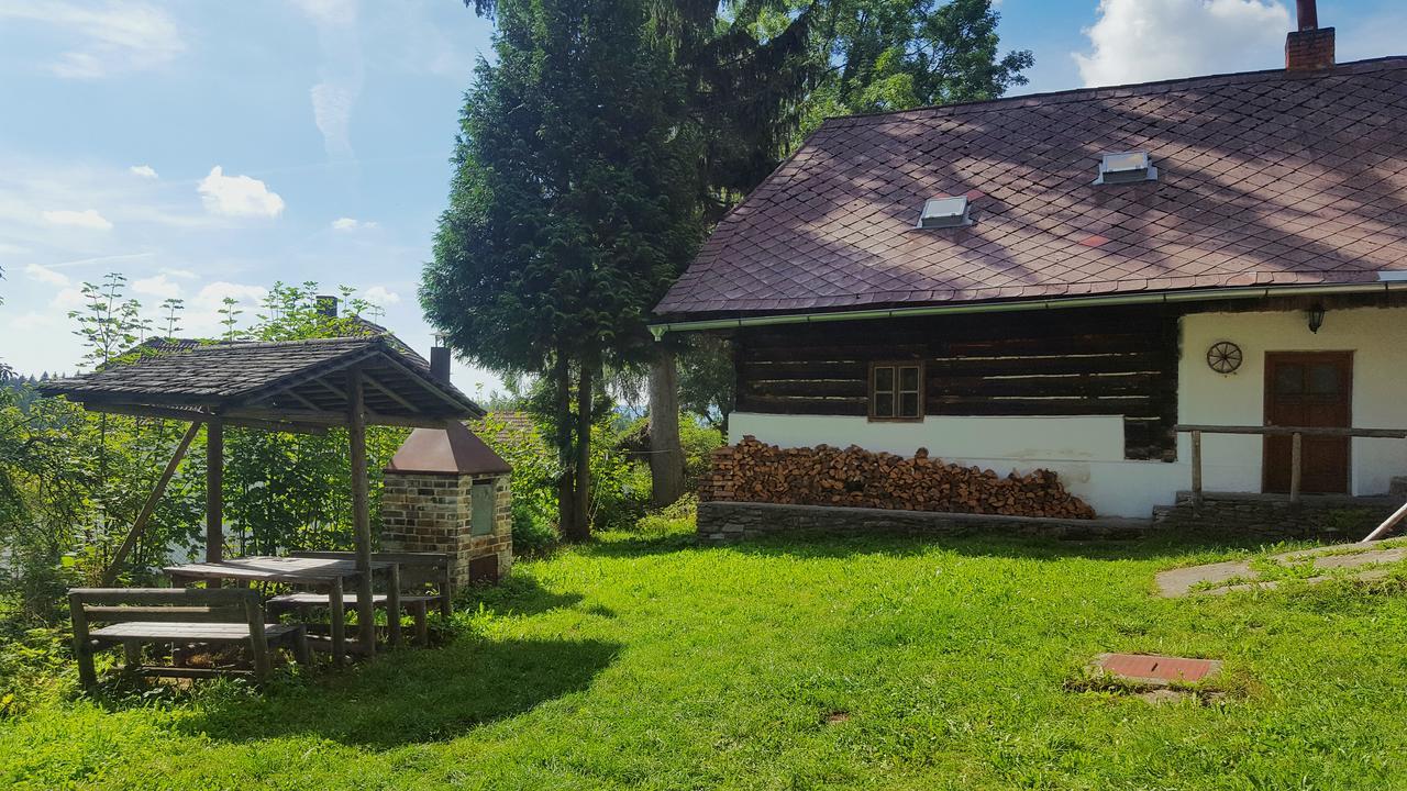 Malebná chalupa u Javorníku na Šumavě Vacov Exterior foto