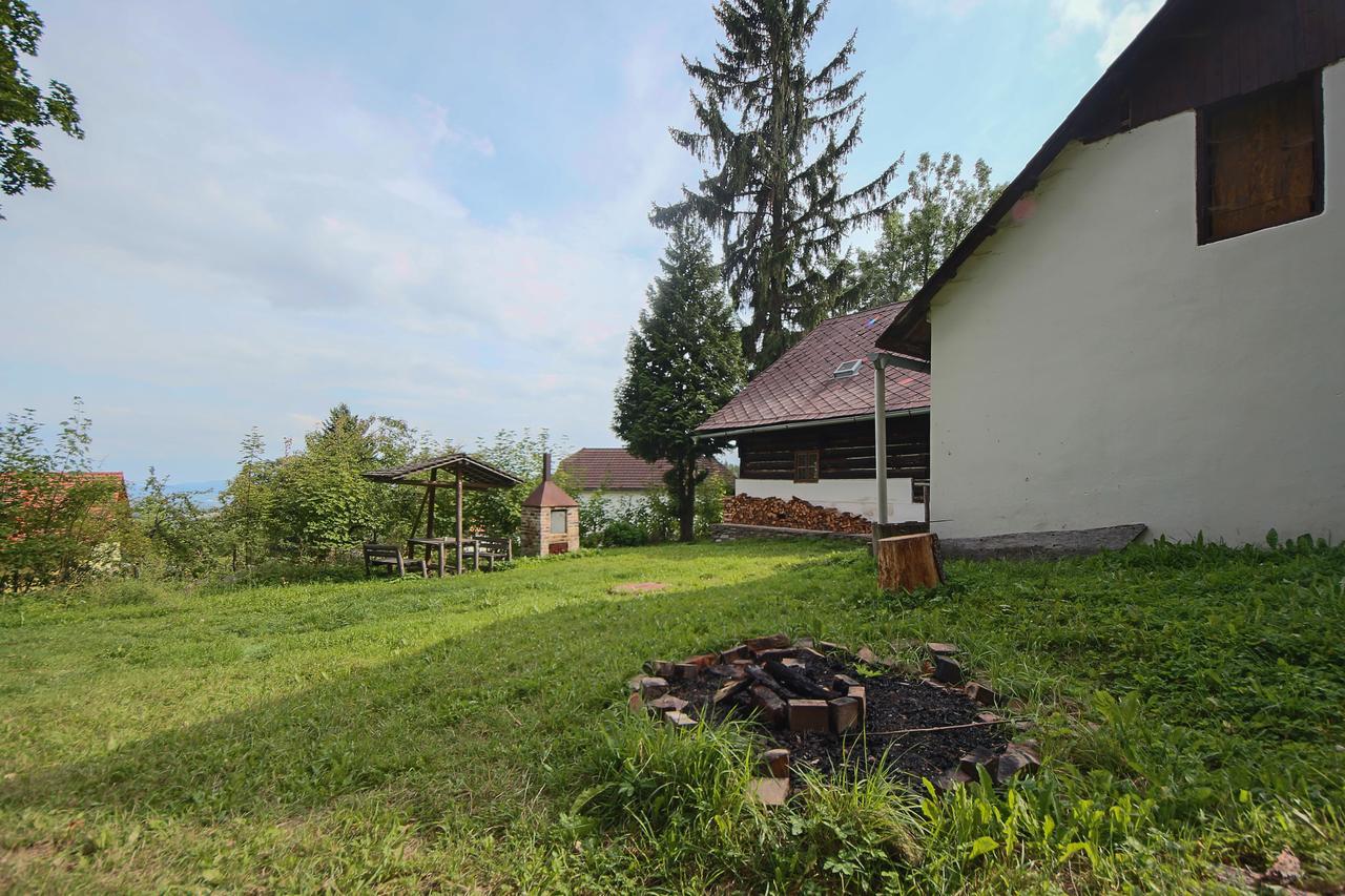 Malebná chalupa u Javorníku na Šumavě Vacov Exterior foto